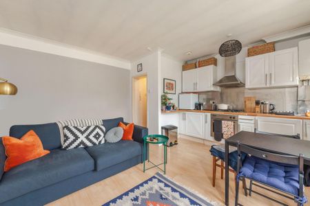 1 bedroom flat to rent - Photo 2