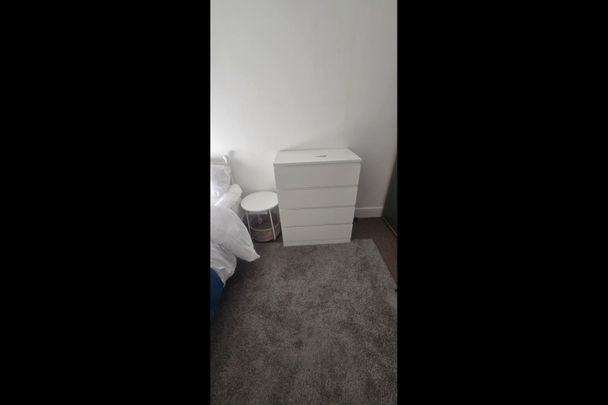 3 Bed Flat, Milton Road, SO15 - Photo 1