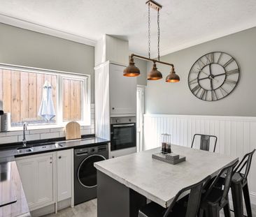 3 bedroom semi-detached house to rent - Photo 4