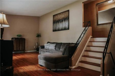 1 Vera Court #Upper - Photo 4