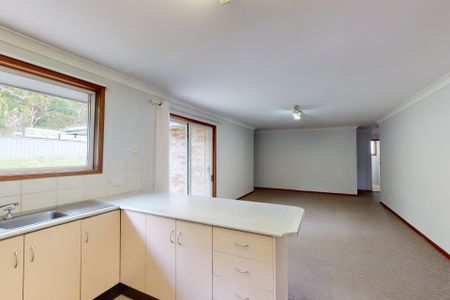 4 Squire Close, Valentine NSW 2280 - Photo 4