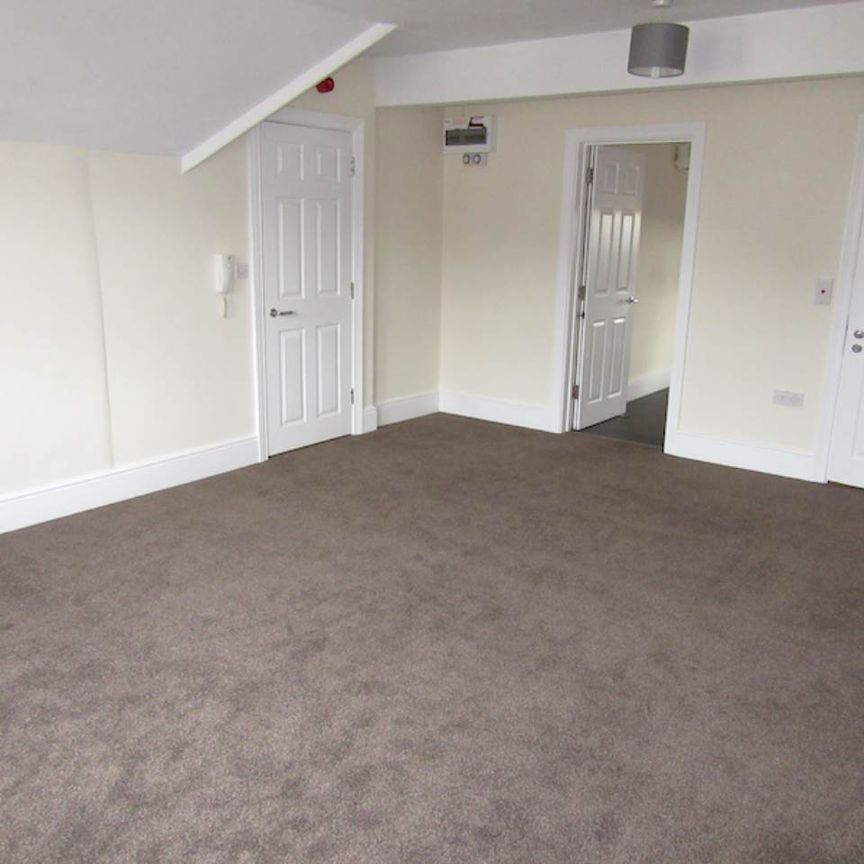 1 bed studio flat to rent in Old Tiverton Road, Exeter, EX4 - Photo 1