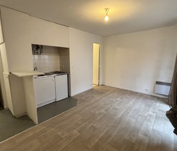 Location Appartement 1 pièce 23m² BORDEAUX 33000 - Photo 2