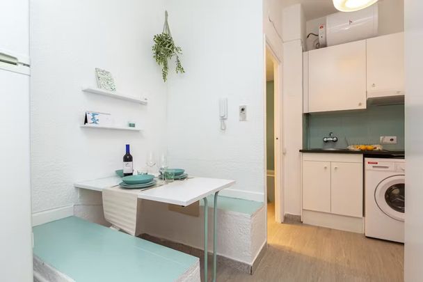 Plaça de Mossèn Clapés, Barcelona, Catalonia 08030 - Photo 1