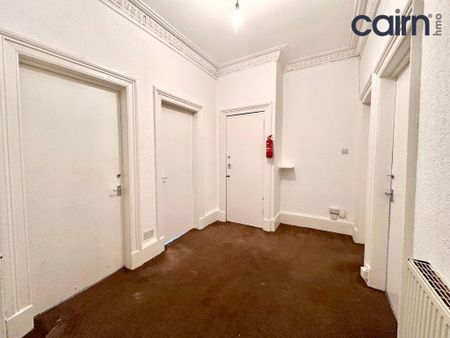 3 bedroom flat to rent - Photo 4