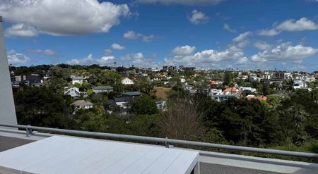 Seaviews, Lifestyle, Location! - Photo 4