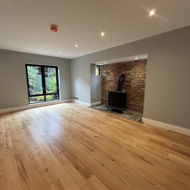 11 Demesne Manor, Holywood, BT18 9NW - Photo 1