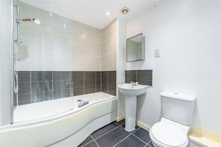 3 bed end of terrace house to rent in Alnmouth Court, Newcastle Upon Tyne, NE5 - Photo 3