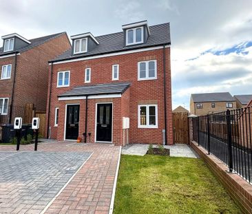 3 bedroom semi-detached house to rent - Photo 3