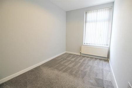 4 bedroom terraced house to rent - Photo 4
