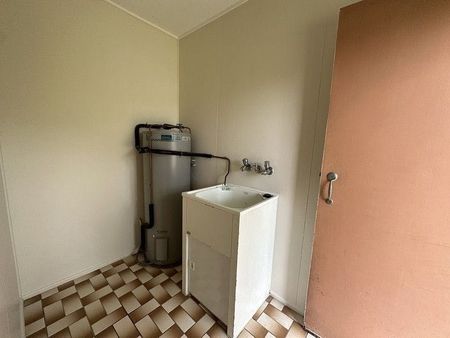 Cosy One Bedroom Unit in Great Central Location, Water Included ! - Photo 5