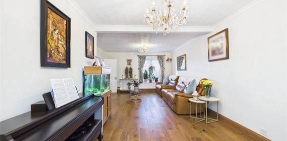 Treesmill Drive, Berkshire Treesmill Drive, Berkshire - Photo 2