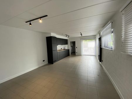 Gerenoveerd gelijkvloers appartement in het centrum van Geel - Photo 2