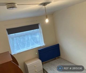 5 bedroom end of terrace house to rent - Photo 2