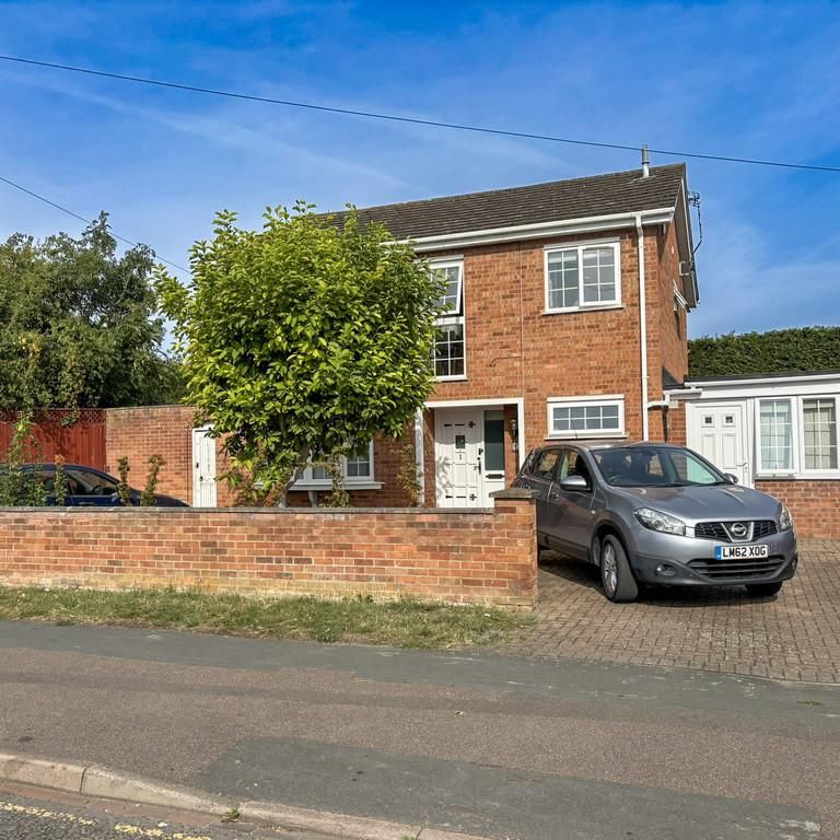 1 bedroom in a house share to rent - Photo 1