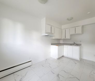 234 Rue de Pierrefontaine, Boisbriand, QC - Photo 1