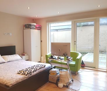Studio Flat, Ferdinand Street, NW1 - Photo 3