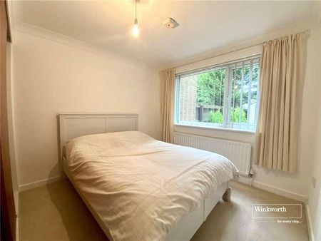 Hamilton Close, Christchurch, Dorset, BH23 - Photo 3