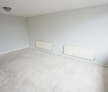 2 bedroom semi-detached bungalow to rent - Photo 4