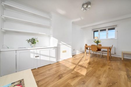 3 bedroom flat to rent - Photo 2