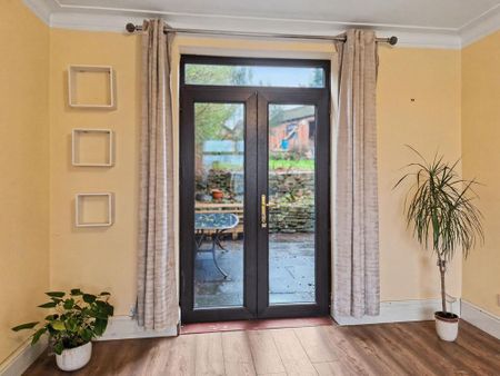 4 bedroom semi-detached house to rent - Photo 2