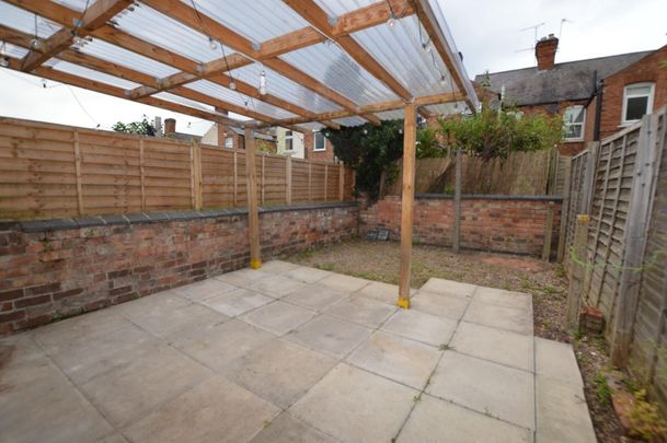 3 bedroom House To Let Total Size: 905 SQ FT - Photo 1