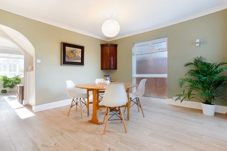 3 bedroom semi-detached house to rent - Photo 3