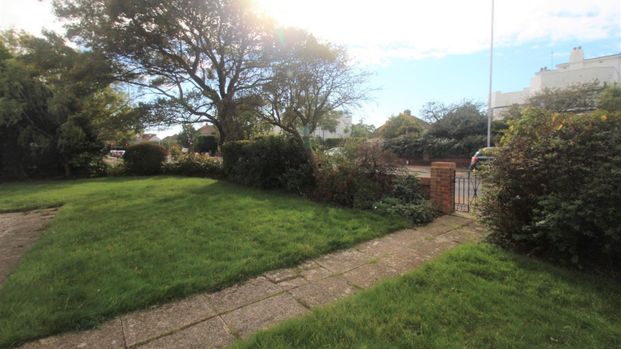 Shaftesbury Avenue, Goring-By-Sea, Worthing - Photo 1