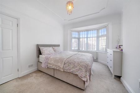 4 bedroom terraced house to rent - Photo 3