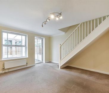 3 bedroom end of terrace house to rent - Photo 2