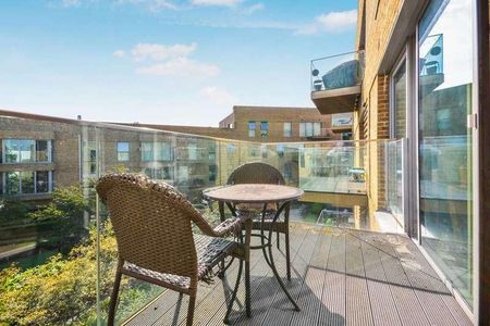 Tyler Court, New Paragon Walk, London, Se, Elephant And Castle, SE17 - Photo 4