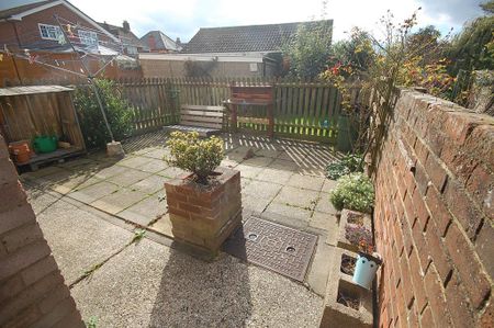 2 bedroom flat to rent - Photo 4