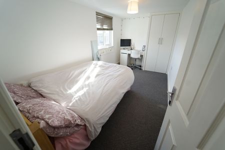 13 Ridding Terrace, NG3 1DW, NOTTINGHAM - Photo 2