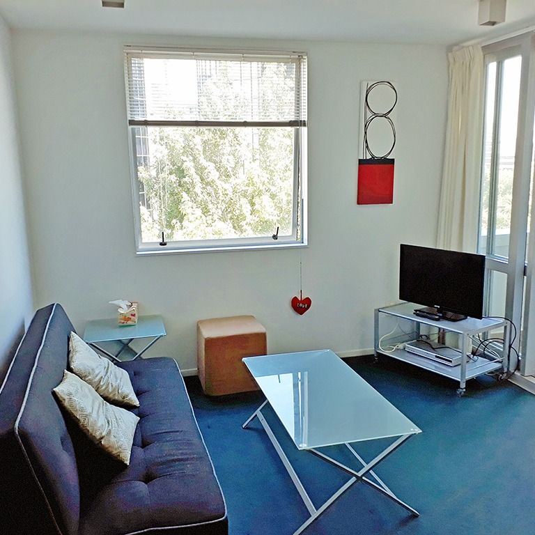 Spacious Open Plan and Light Apartment. - Photo 1