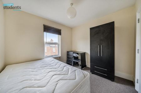 4 bedroom terraced house to rent - Photo 5