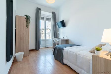 Calle de San Vicente Ferrer, Madrid, Community of Madrid 28015 - Foto 2