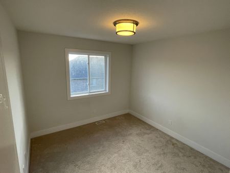 For Lease - 167 Forest Creek Drive, Kitchener, Ontario - Photo 5