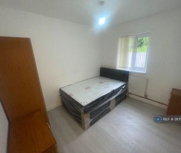 6 bedroom end of terrace house to rent - Photo 1