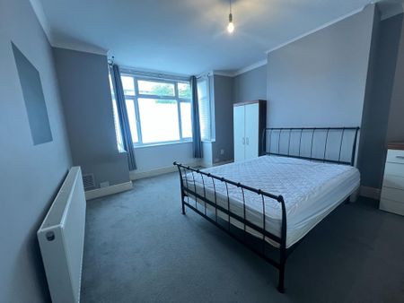 6 bedroom semi-detached house to rent - Photo 5