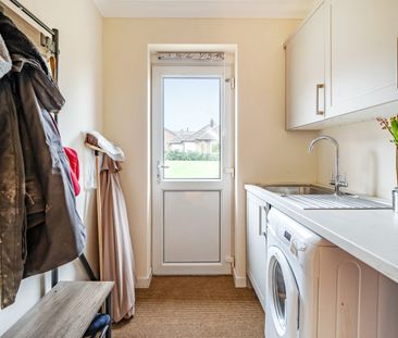 3 bedroom detached bungalow to rent - Photo 6