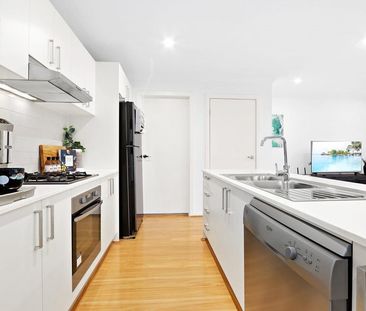 Immaculate Family Home - Photo 2