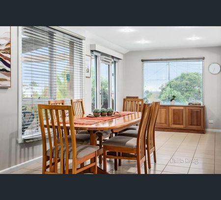 14 Lauri Ann Street, Templestowe Lower, Vic 3107 - Photo 5
