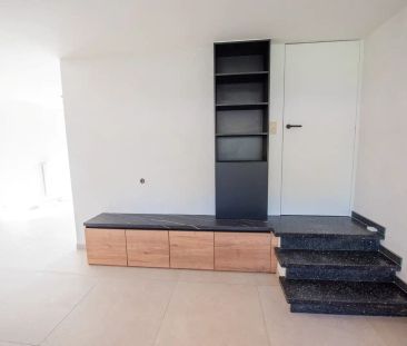 Charmante en gerenoveerde woning te Deinze! - Photo 1