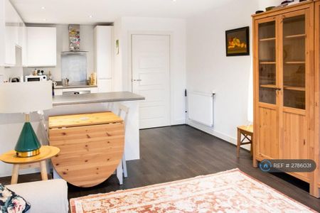 1 bedroom flat to rent - Photo 4