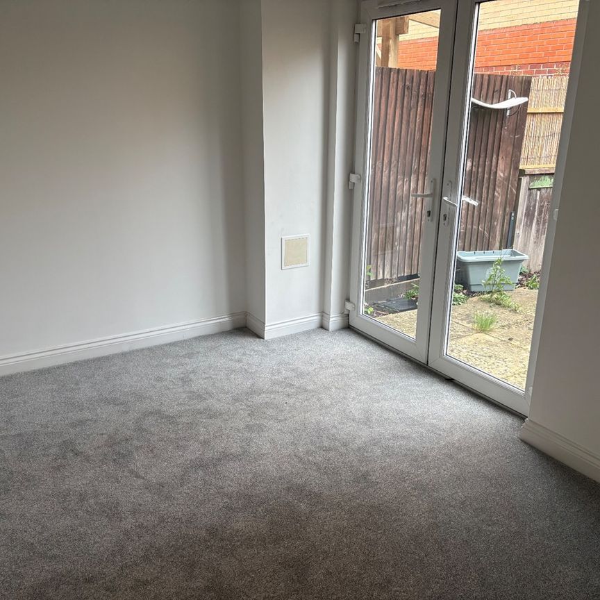 4 Bed Terraced House, White Star Place, SO14 - Photo 1