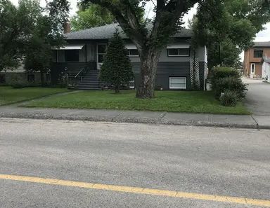 Raised 3 bedroom basement suite with lots of NATURAL LIGHT + BIG WINDOWS. | 2316 6 Street Northeast, Calgary - Photo 1