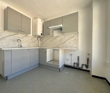 Location Appartement 2 pièces 43m² NICE 06300 - Photo 1