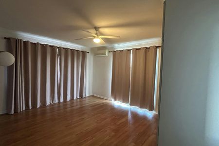 MODERN FAMILY HOME WITH SPACIOUS OUTDOOR LIVING - Photo 2