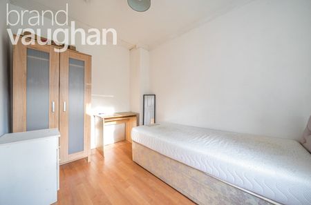 5 bedroom semi-detached house to rent - Photo 3