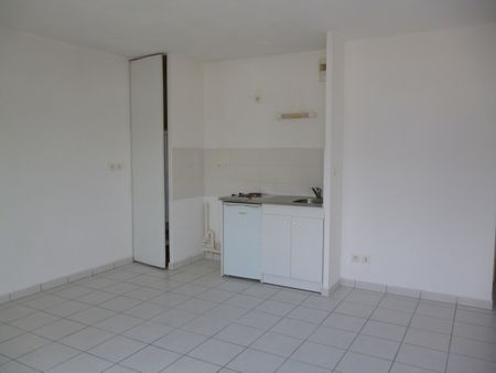 Location Appartement 2 pièces 42m² ORLEANS 45000 - Photo 5